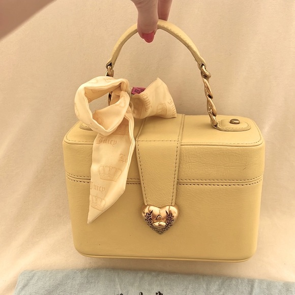 Juicy Couture Purse - Picture 2 of 13